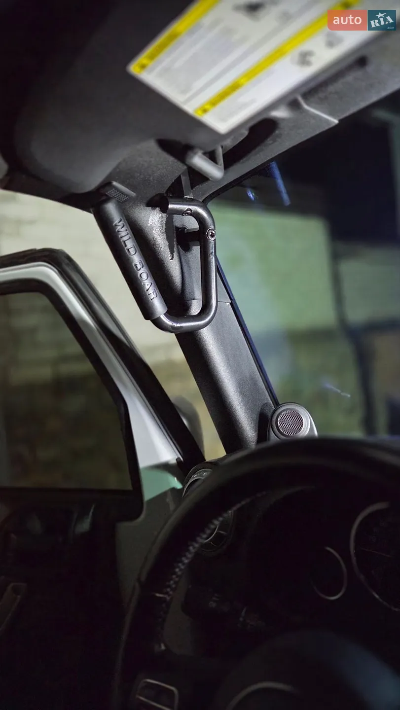 2013 Jeep Wrangler - мініатюра 16