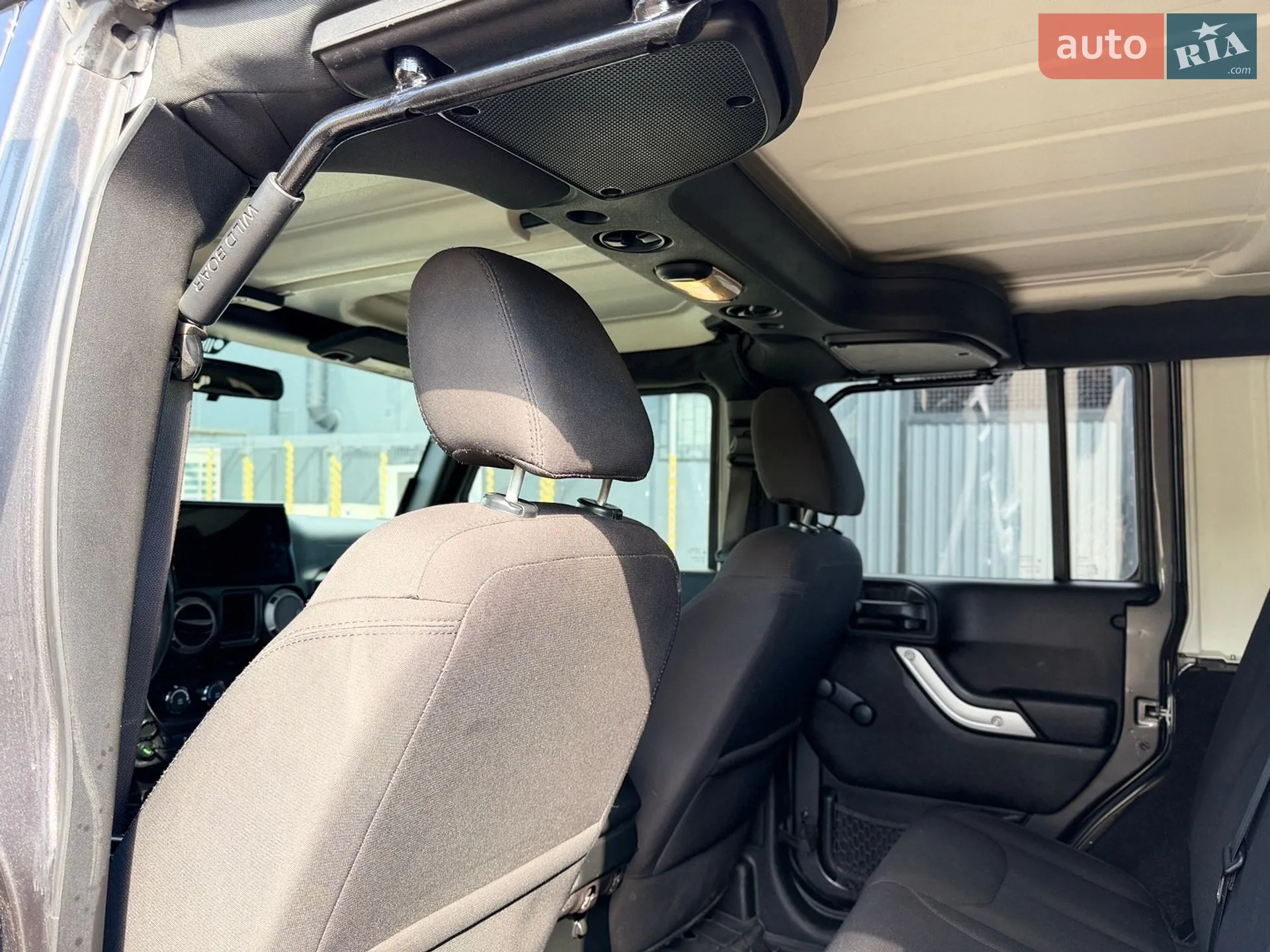 2016 Jeep Wrangler - мініатюра 16