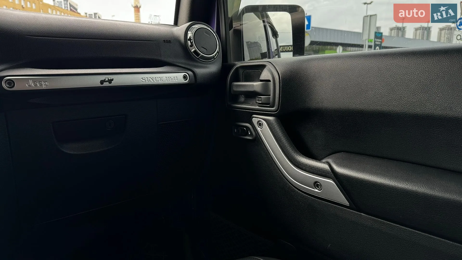 2017 Jeep Wrangler - мініатюра 28