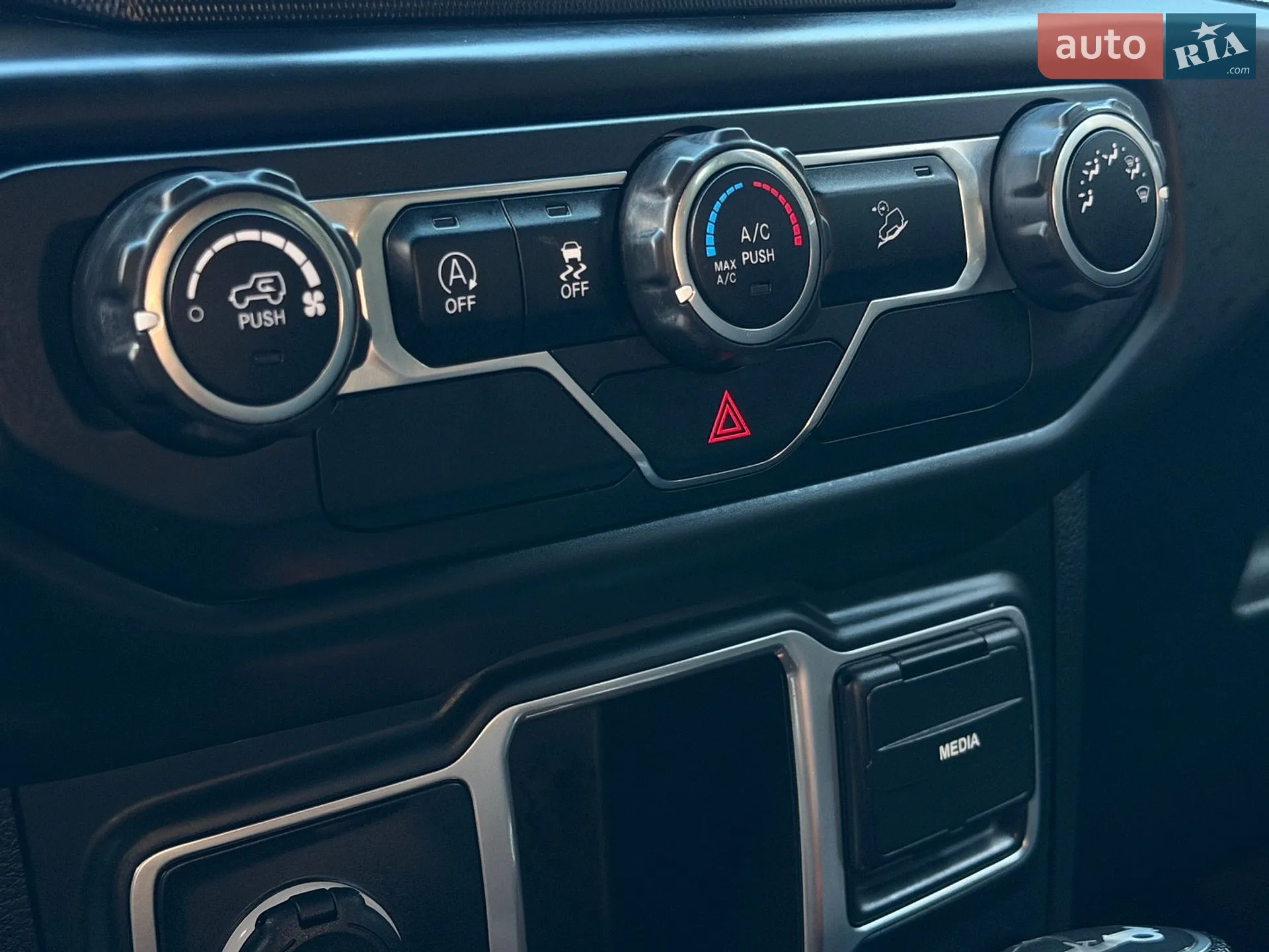 2018 Jeep Wrangler - мініатюра 51