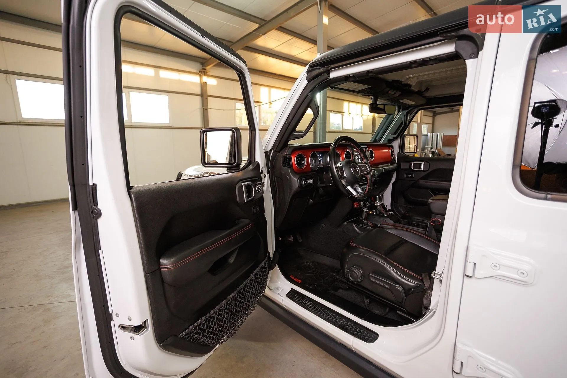 2020 Jeep Wrangler - мініатюра 20