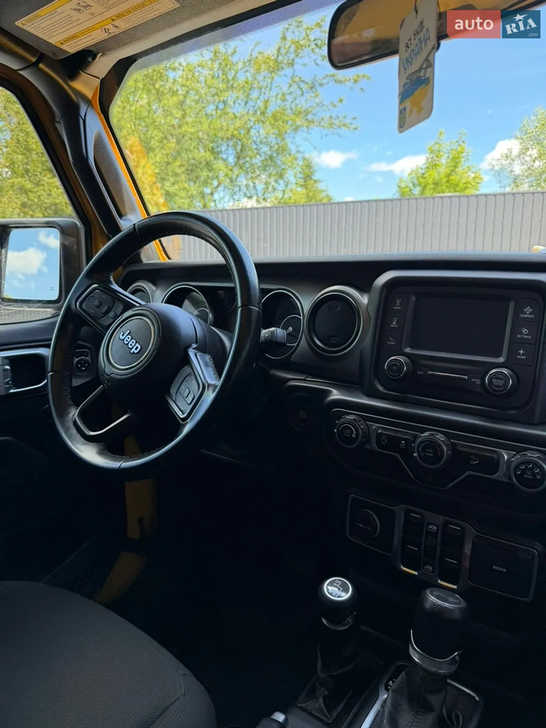 2020 Jeep Wrangler - мініатюра 26