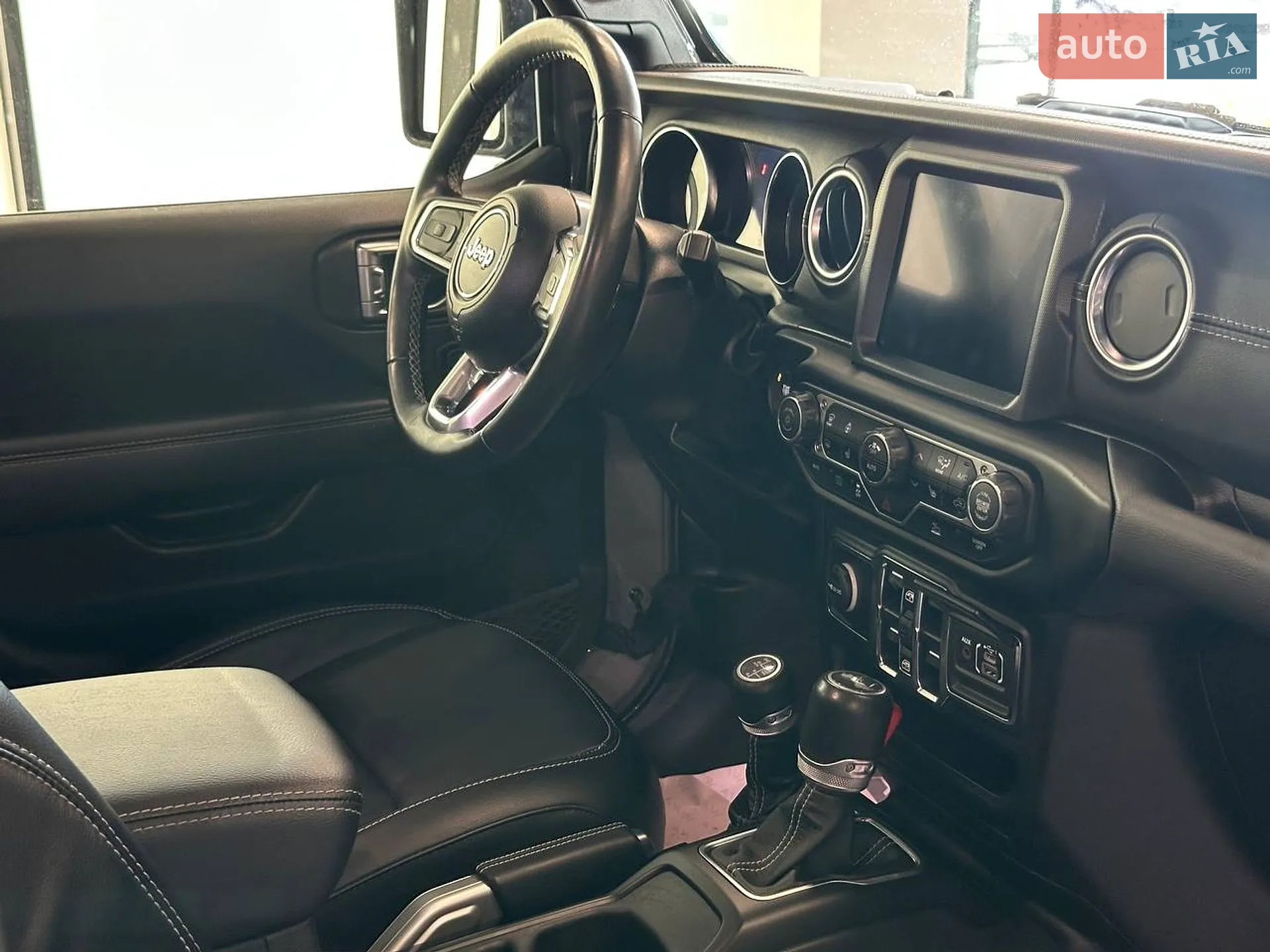 2022 Jeep Wrangler - мініатюра 37