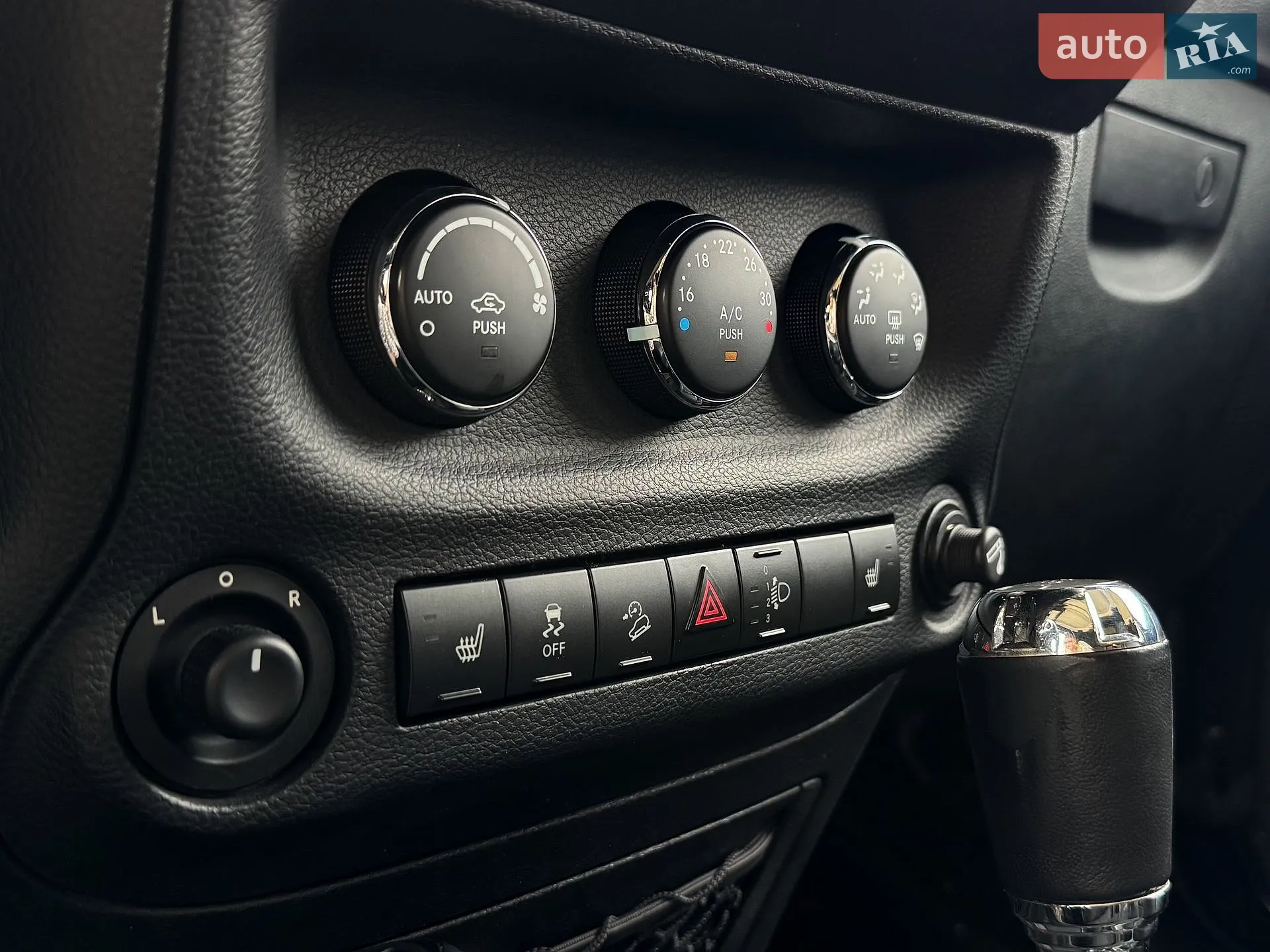 2012 Jeep Wrangler - мініатюра 21