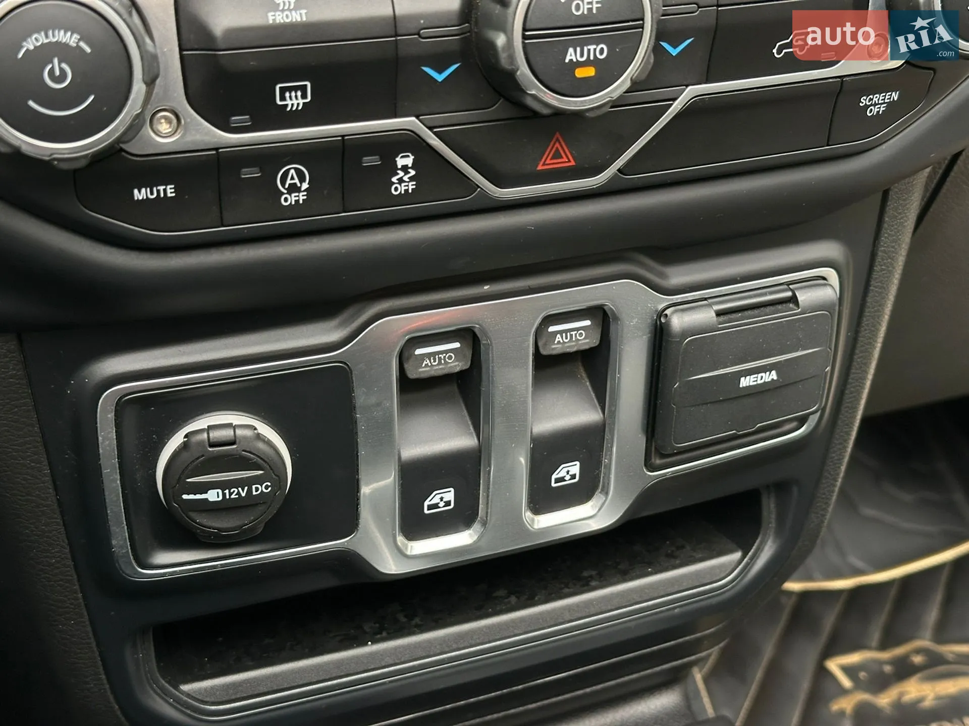 2019 Jeep Wrangler - мініатюра 29