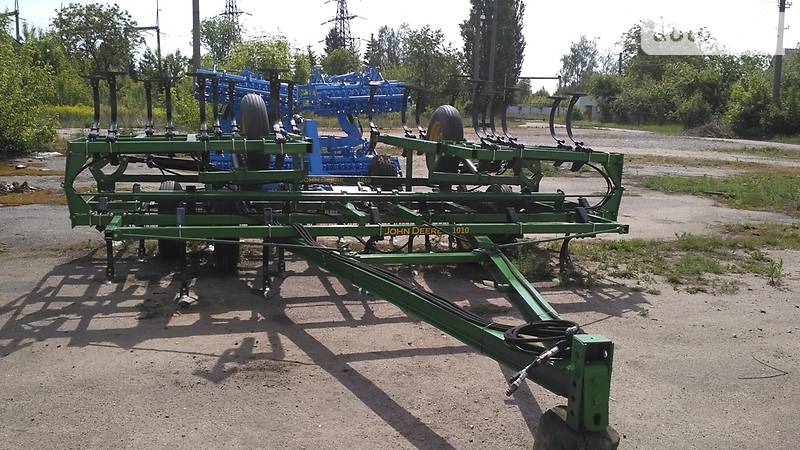 John Deere 1010