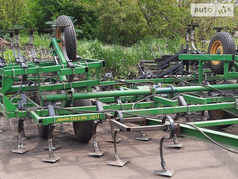 John Deere 1010