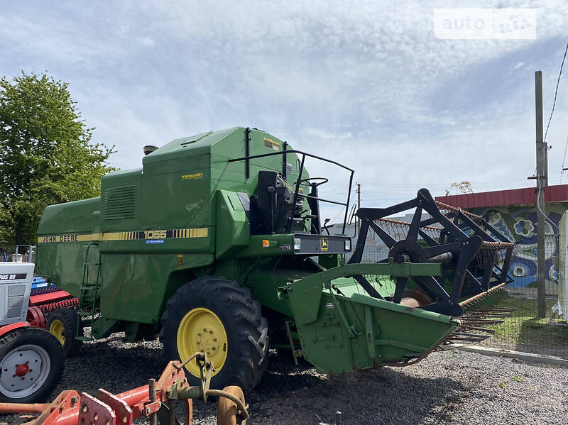 John Deere 1055