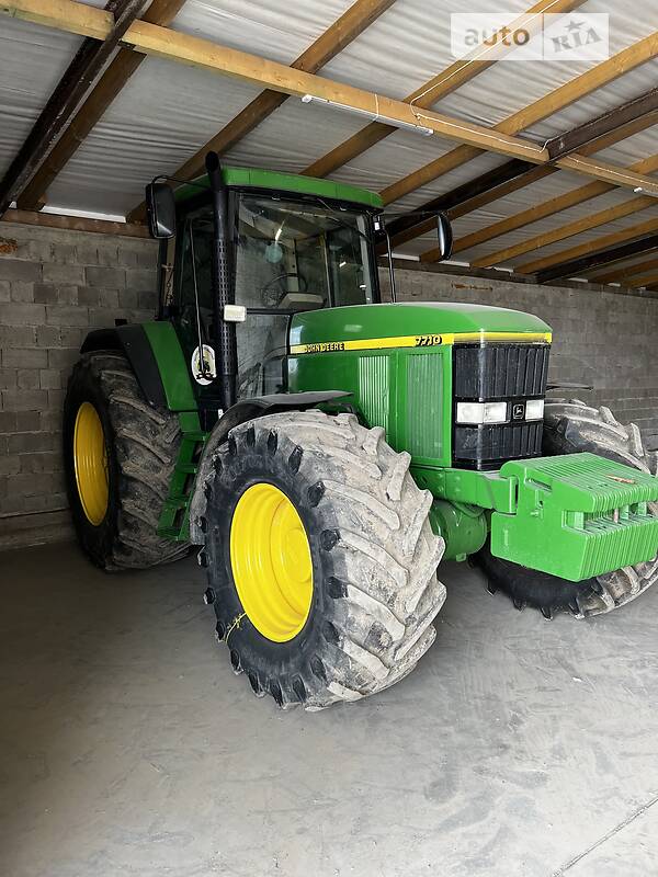 John Deere 7710