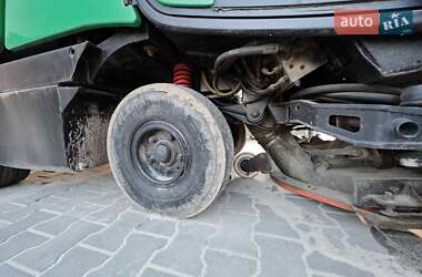 Прибиральна машина Johnston Sweepers 142A101T 2010 в 