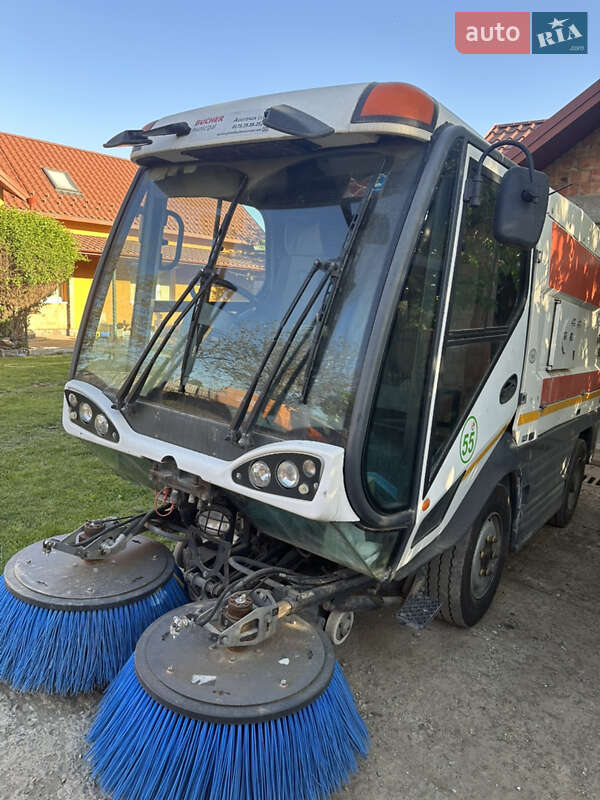 Прибиральна машина Johnston Sweepers Compact 2011 в 
