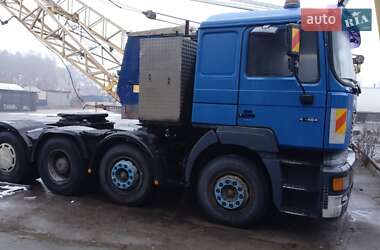 Низкорамна платформа Kaiser Robuste 1989 в Вишгороді