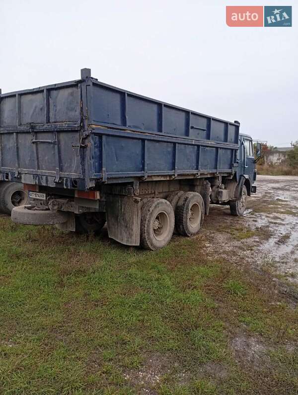 Самосвал КамАЗ 53102 1987 в Городенке