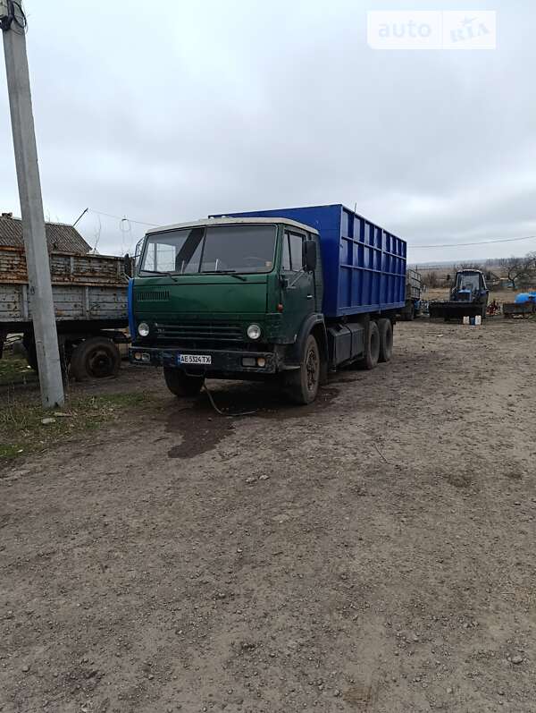 Зерновоз КамАЗ 53212 1991 в Покровську