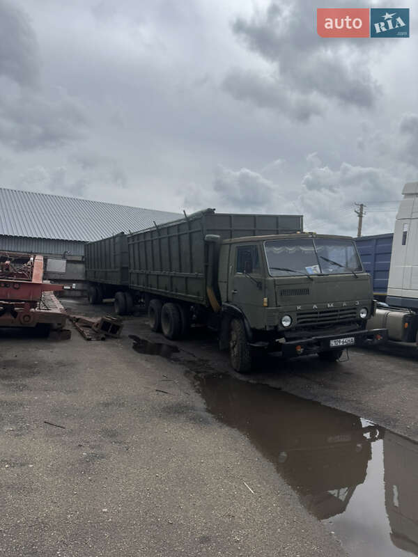 Зерновоз КамАЗ 53212 1990 в 
