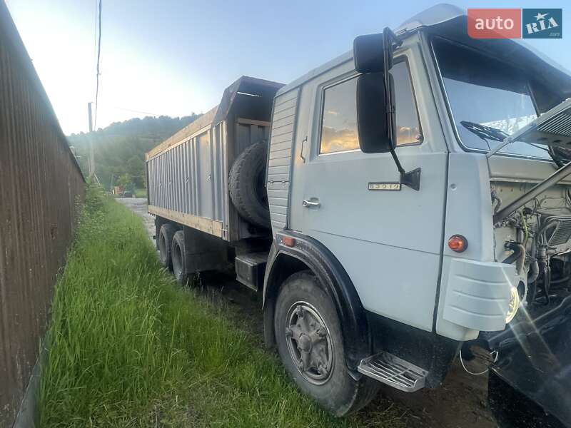 Зерновоз КамАЗ 53212 1985 в Тячеві