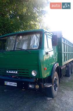 Зерновоз КамАЗ 53212 1984 в Новгородке