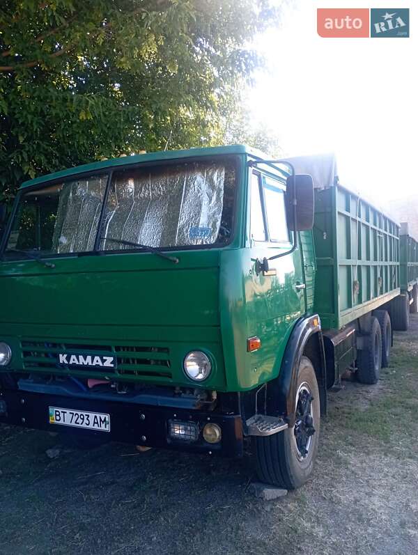 Зерновоз КамАЗ 53212 1984 в Новгородке