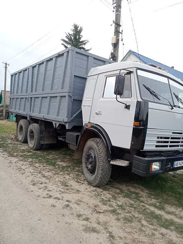 Самосвал КамАЗ 53215 2004 в Тростянце