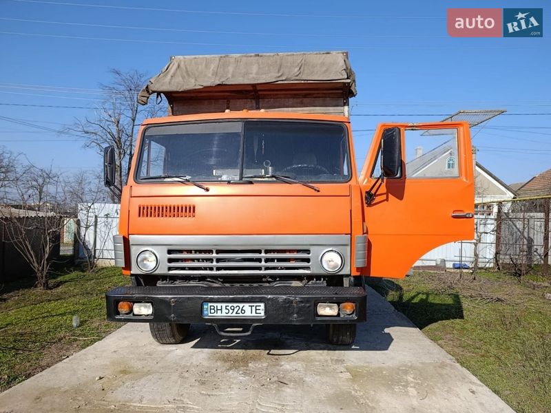 Зерновоз КамАЗ 55111 1990 в Рени фото Зерновоз КамАЗ 55111 1990 в Рени