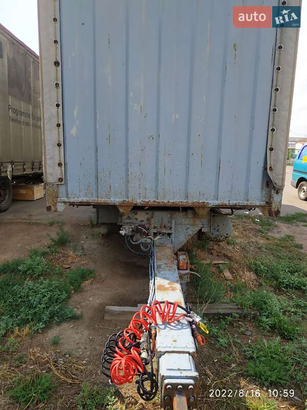 Бортовий напівпричіп Kassbohrer 418-17 1998 в Одесі
