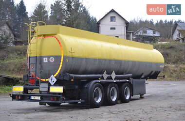 Цистерна полуприцеп Kassbohrer BK 2001 в Хусте