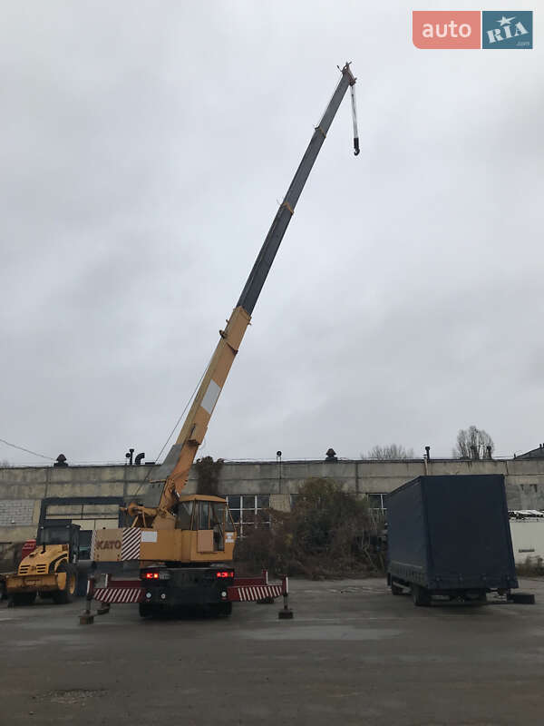 Автокран Kato NK 2010 в Києві