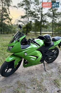 Спортбайк Kawasaki EX 250 2009 в 