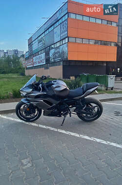 Спортбайк Kawasaki EX 650 2021 в 
