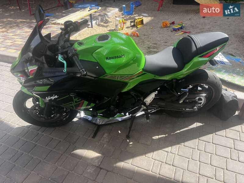 Спортбайк Kawasaki EX 650 2022 в Николаеве