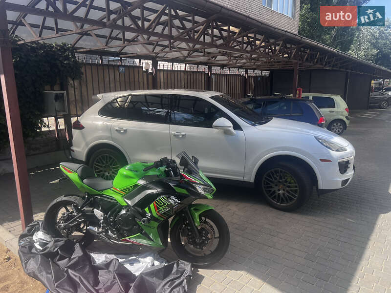 Спортбайк Kawasaki EX 650 2022 в Николаеве