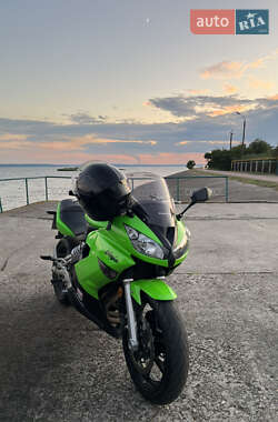 Мотоцикл Спорт-туризм Kawasaki EX 650 2009 в 