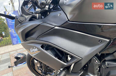 Спортбайк Kawasaki EX 650 2022 в 