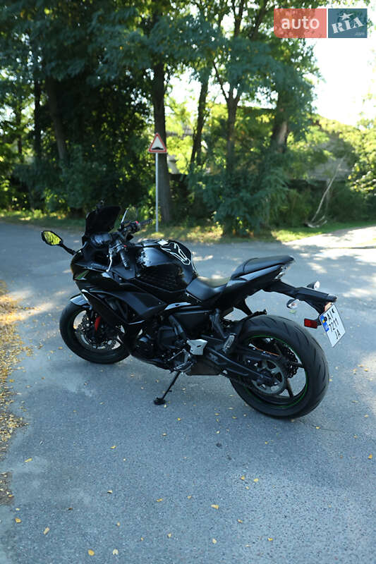 Мотоцикл Спорт-туризм Kawasaki EX 650 2018 в Киеве фото 6 Мотоцикл Спорт-туризм Kawasaki EX 650 2018 в Киеве