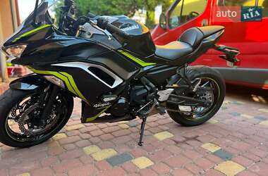 Мотоцикл Спорт-туризм Kawasaki EX 650 2021 в 