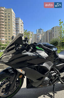 Спортбайк Kawasaki EX 650 2018 в 