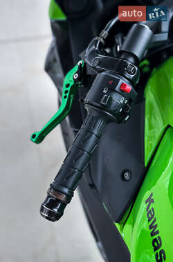 Спортбайк Kawasaki EX 650 2022 в 