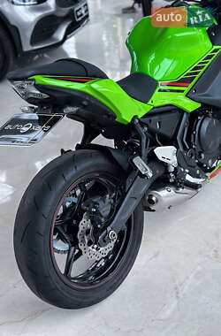 Спортбайк Kawasaki EX 650 2022 в 