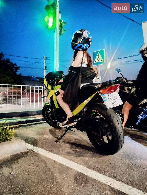 Спортбайк Kawasaki GPX 1995 в Вишневому