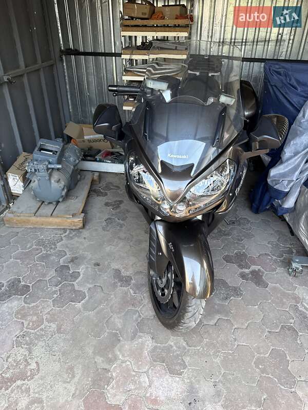 Мотоцикл Спорт-туризм Kawasaki GTR 1400 2010 в Харькове