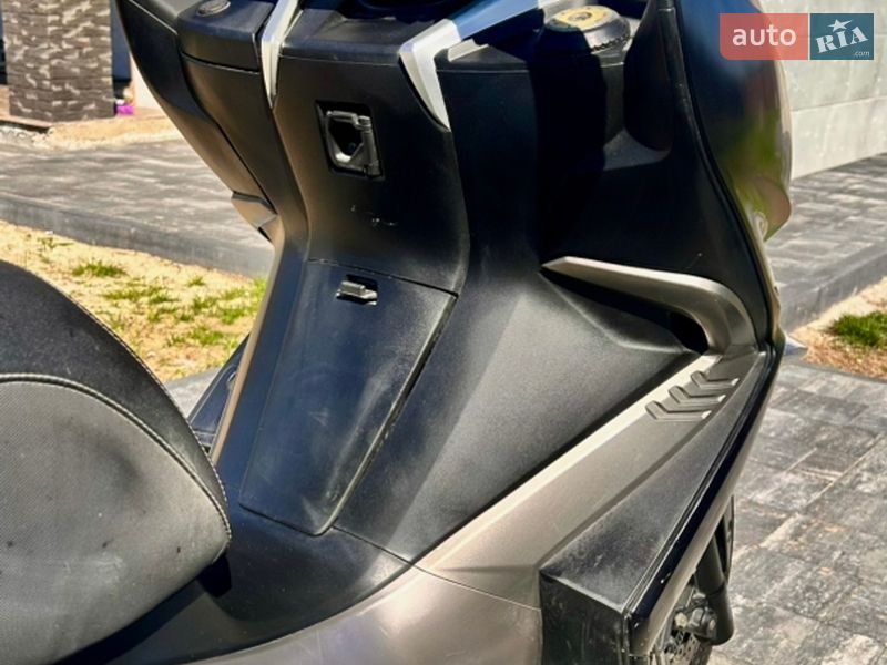 Макси-скутер Kawasaki J 300 2014 в Киеве