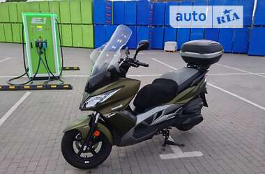 Макси-скутер Kawasaki J 2019 в Умани