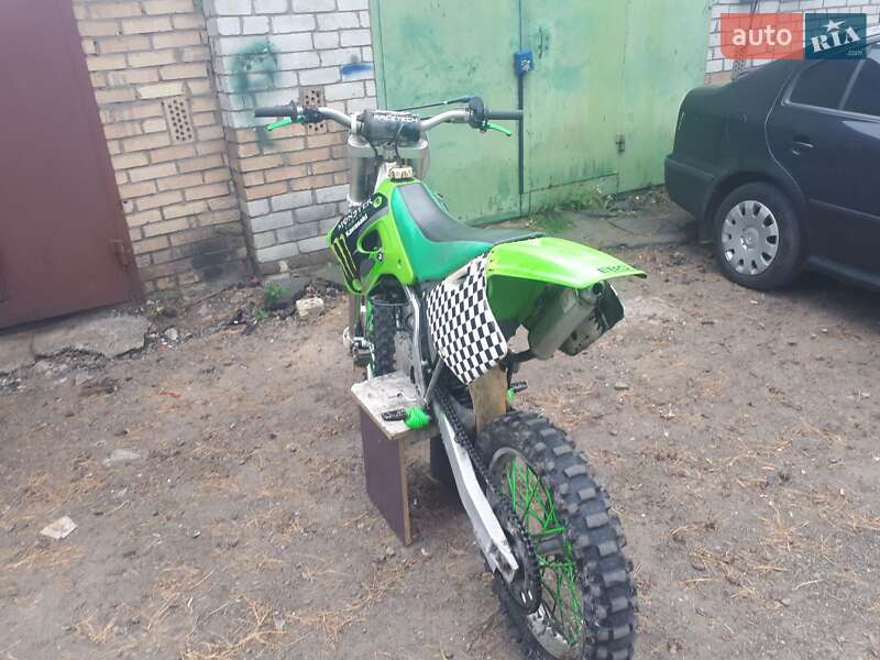 Мотоцикл Кросс Kawasaki KX 2004 в Бучі