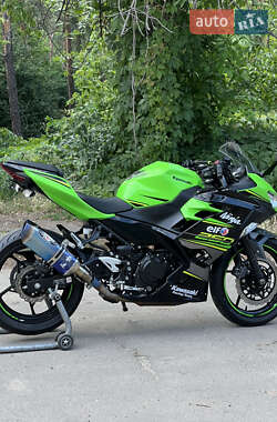 Спортбайк Kawasaki Ninja 250 2018 в 