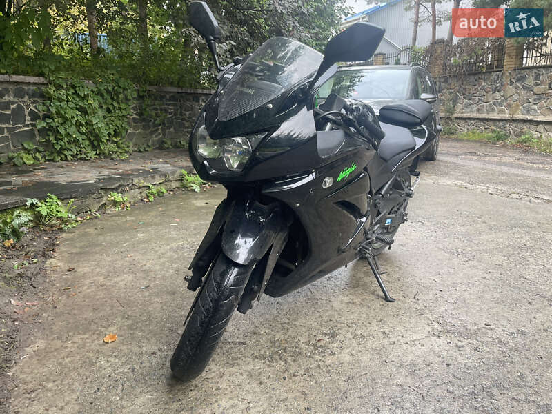 Спортбайк Kawasaki Ninja 250R 2011 в 