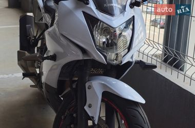 Спортбайк Kawasaki Ninja 250SL 2015 в Києві