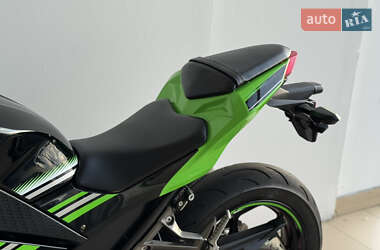 Спортбайк Kawasaki Ninja 300 2017 в 