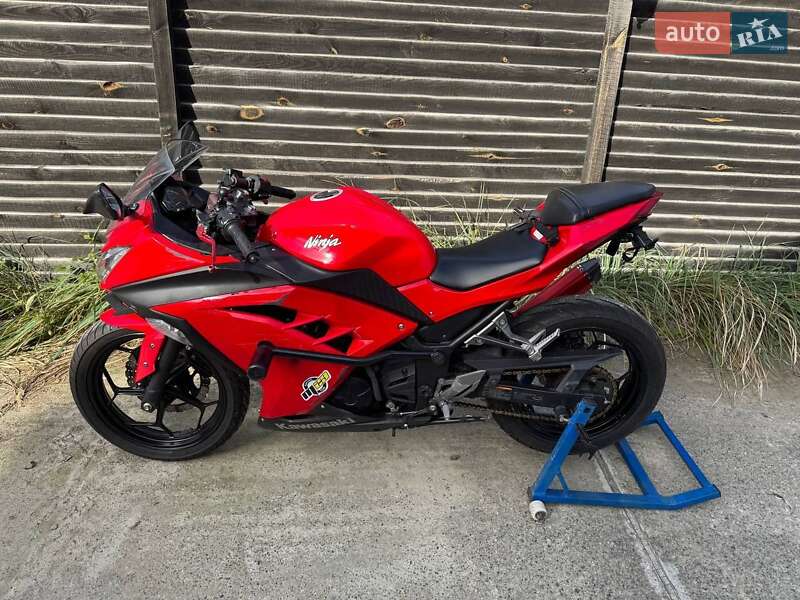 Спортбайк Kawasaki Ninja 300 2016 в Києві фото 22 Спортбайк Kawasaki Ninja 300 2016 в Києві