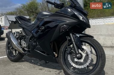 Спортбайк Kawasaki Ninja 300 2016 в Киеве