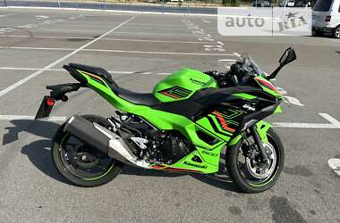 Мотоцикл Спорт-туризм Kawasaki Ninja 400 2024 в 